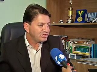 Jornal local: policiais entorno