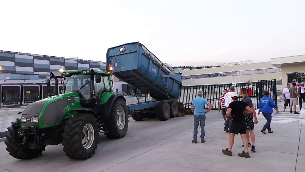 « Nuit de l’élevage en détresse » : les agriculteurs du Nord - Pas-de-Calais haussent le ton