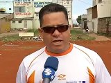 Jornal local: buraco escola