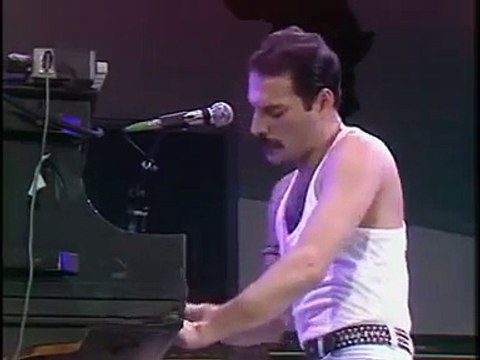 Queen - We Will Rock You and We Are The Champion (Live)