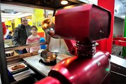 Robots Replace Waiters in China