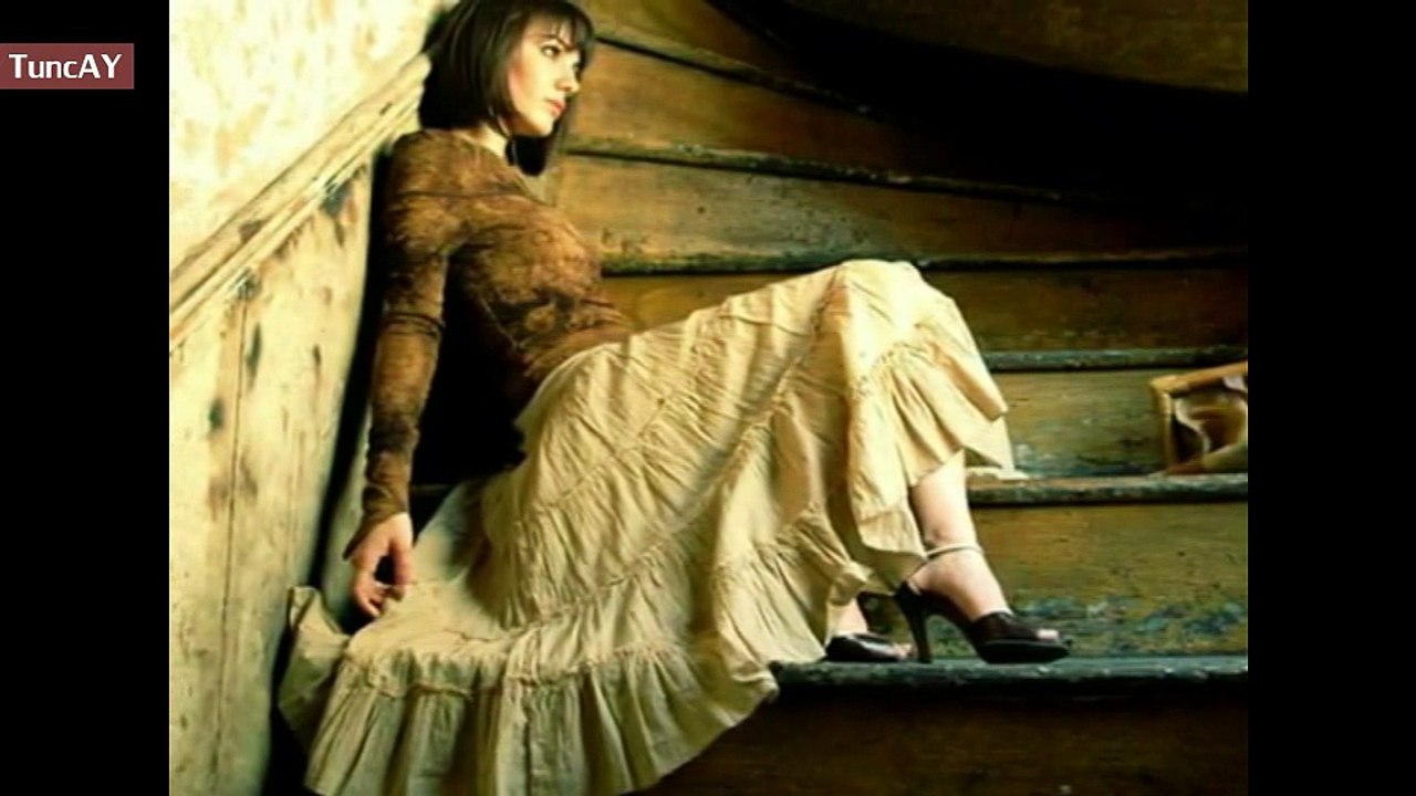 Her gece yarisi baslar ask sancisi