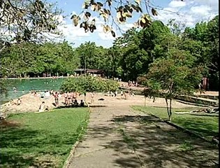 Macacos Água Mineral