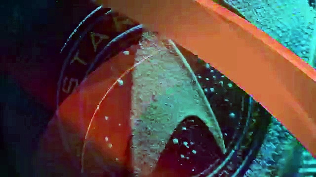 Star Trek Beyond | first official image from director Justin Lin (2016) Zoe Saldana Zachary Quinto