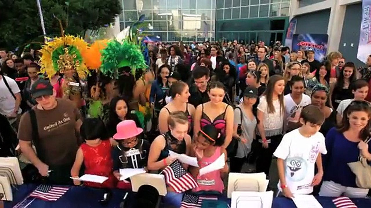 Arielle Baril Heidi Klum Hits Golden Buzzer for 11-Year-Old Opera Singer - Americas Got Talent