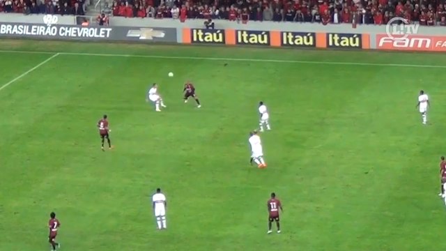 Abusado! Walter aplica belo chapéu em Centurión