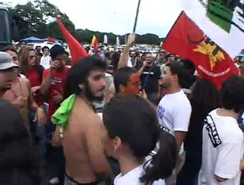 Jornal Local - Manifestação tumulto