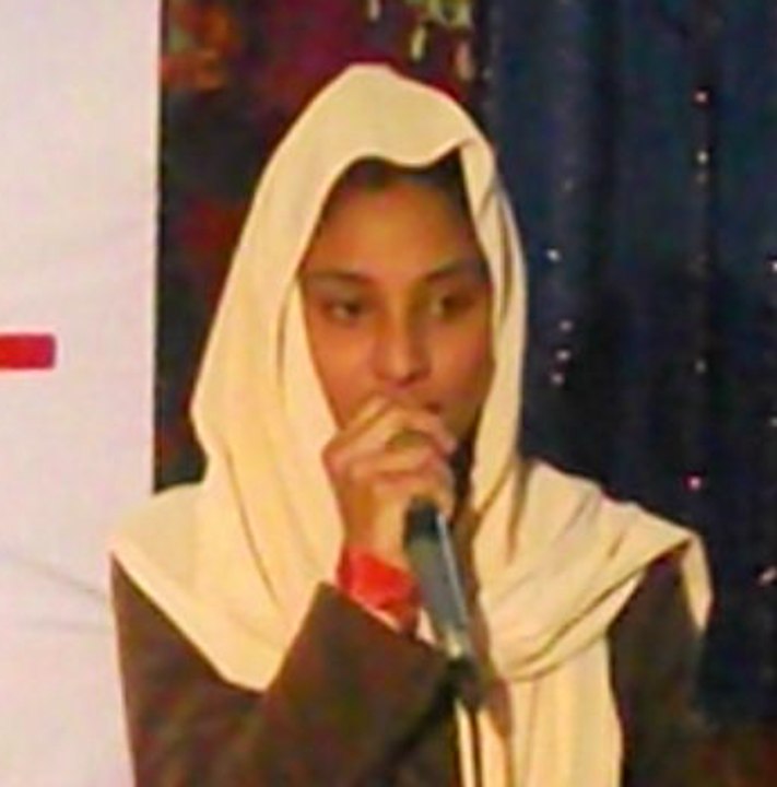 Sister Remsha gaiee taree hamdo sna uso taree puja kara Geet