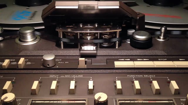 CUAUHTEMOC TORIZ PRESENTS - MASTER TRACK (KNOCKED OUT CLASSSIC STUTTER EDITS MIX)