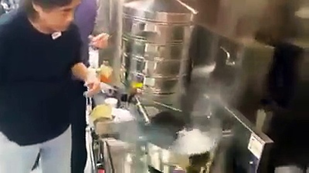 Amazing Kitchen Stuff - Bye Bye Cheff