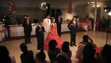 QUINCEANERA VALS - BAILE CON EL PAPA - QUINCEANERA ZAPATILLAS