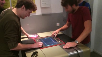 Une Playstation qui vous frappe quand vous perdez - Pain Station