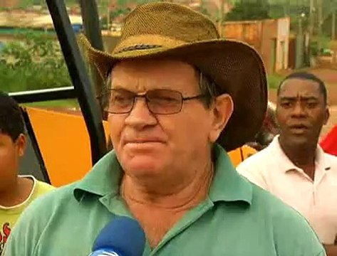 Jornal local: Estrada buracos