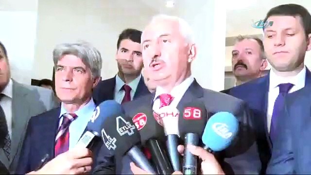 Sivas olaylarında ölenler anısına karanfil bırakıldı