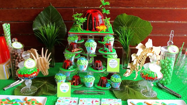 Dinosaur Cupcakes! Make Stegosaurus Cup Cakes - A Cupcake Addiction How To Tutorial