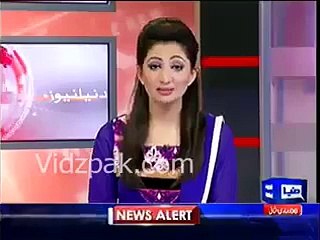 Female Model falls on Ramp during Catwalk