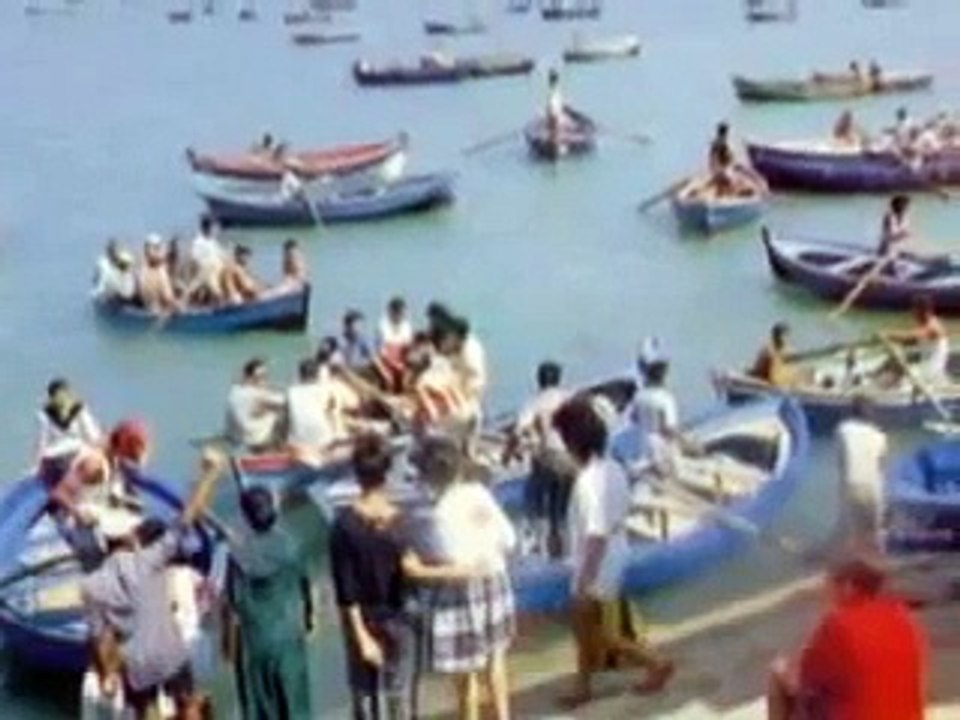 أغنية ما أحلى الفسحة على رأس الرمل العرائش