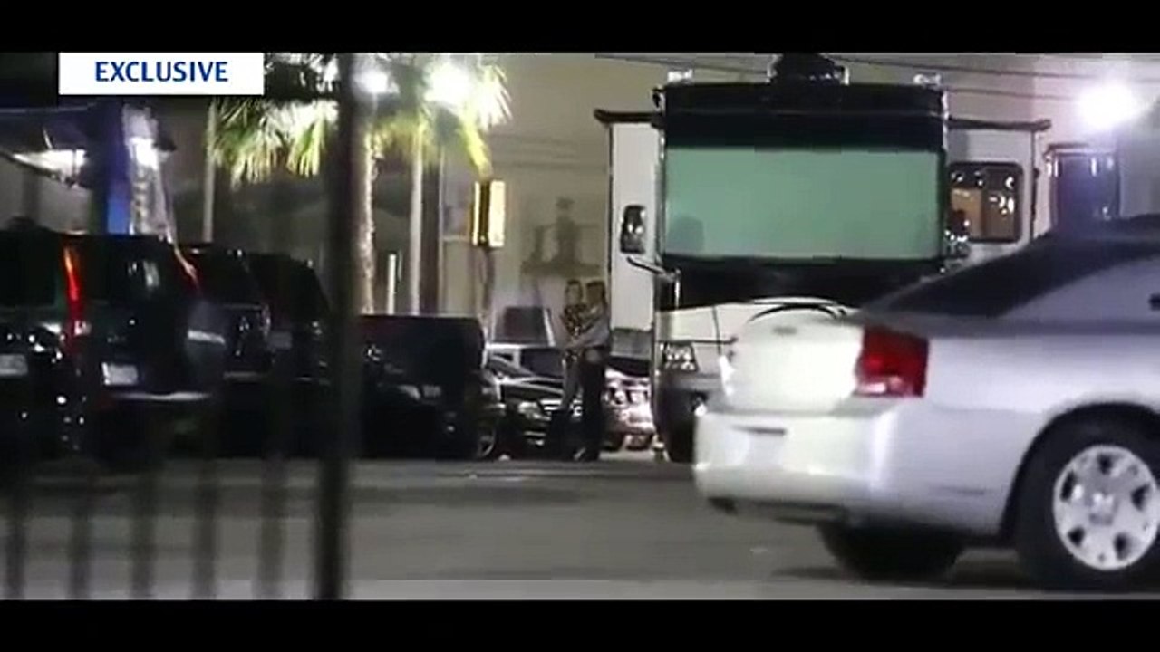 Miley Cyrus embrasse Stella Maxwell