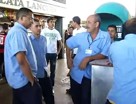 Jornal local: Greve de ônibus