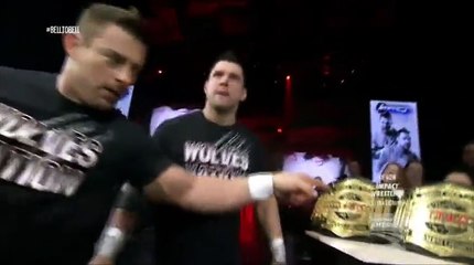 (01.07.2015) World Tag Team Championship: The Dirty Heels vs. The Wolves