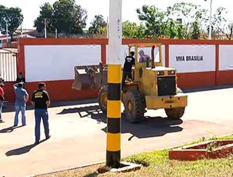 Jornal Local - Derrubada muro