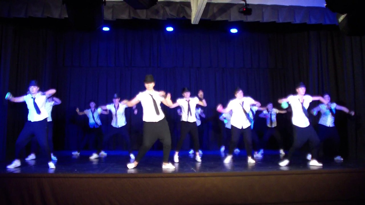 11 MICKAEL JACKSON/ MAJOR LAZER    par l' ATELIER CHOREGRAPHIQUE gala Romilly 2015