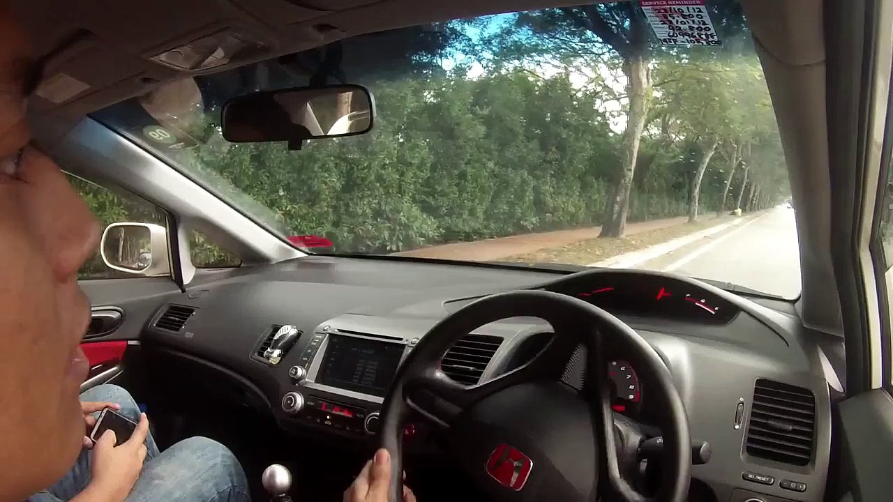 Honda Civic Type-R FD2R Acceleration 0-100 km/h + Skunk2 Exhaust Sound Closeup
