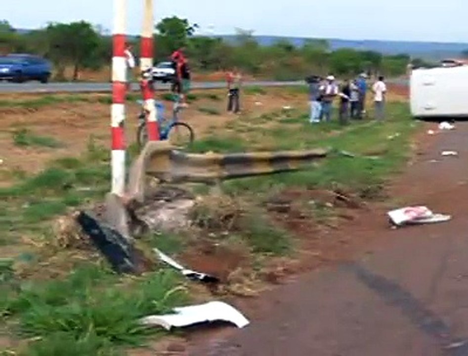 Jornal local: Acidente BR-020