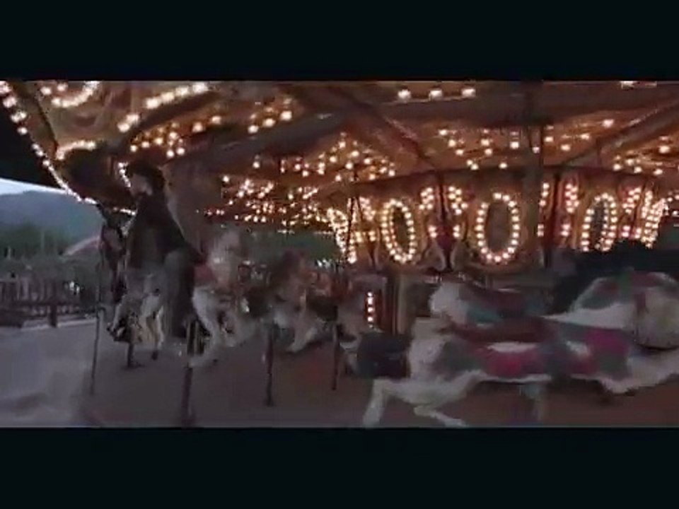 Review: Turn Left Turn Right (2003)