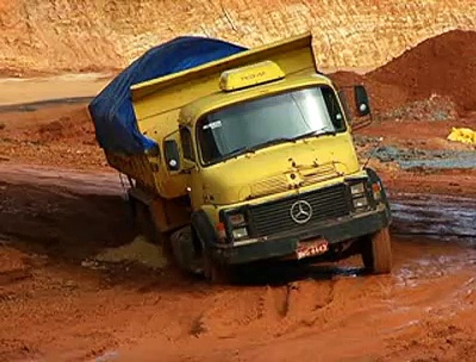 Jornal local: Viaduto BR-020