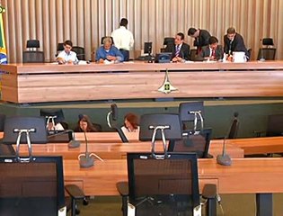 Jornal local: coletiva agnelo correio