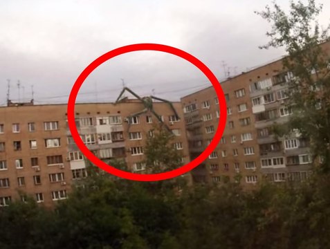 Giant ALIEN Creature Caught On Tape in Russia?