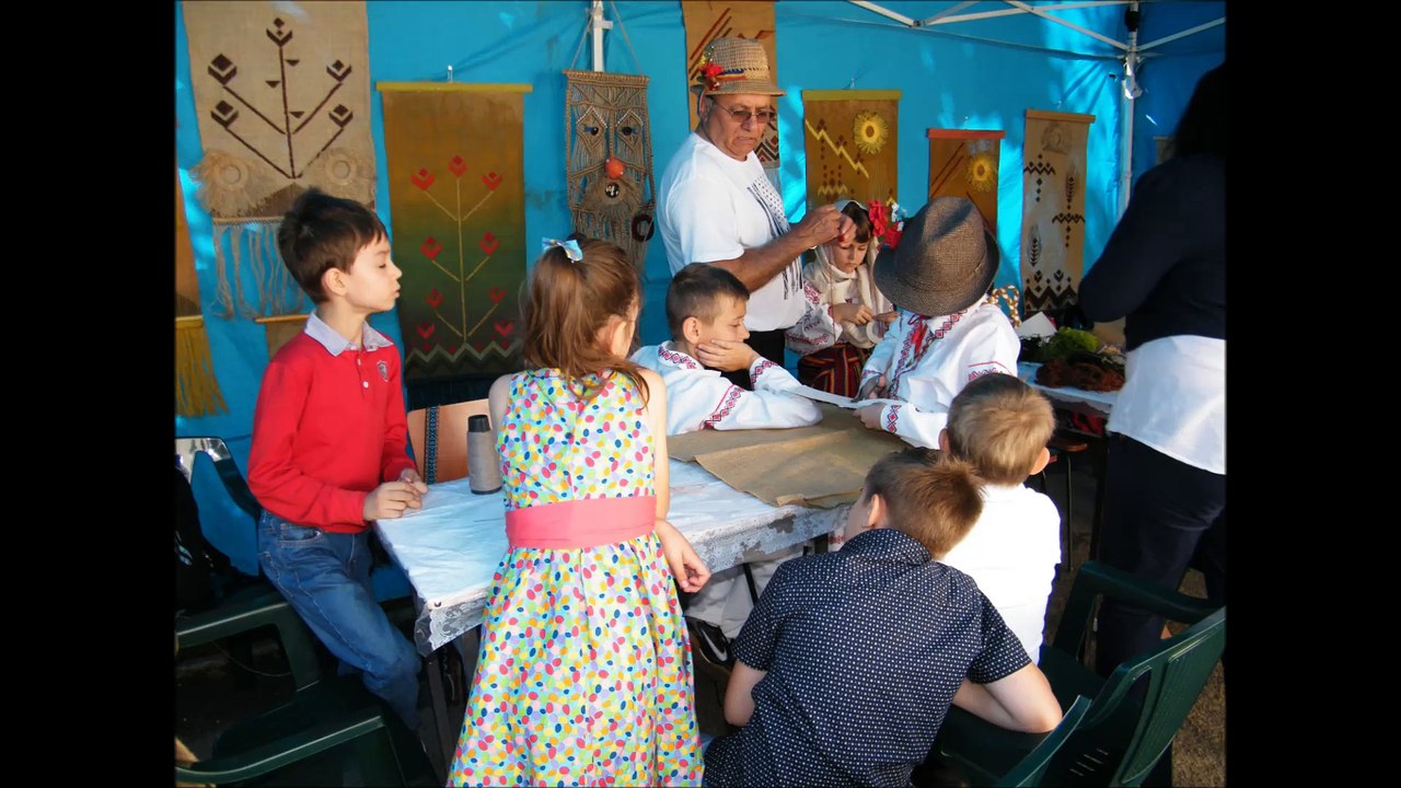 Hărnicuții Românași din Cernăuți, Basarabia și din Țară au venit la Iași la Festivalul "Românașul"