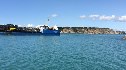 Le dragage du chenal du port de Morgat a débuté