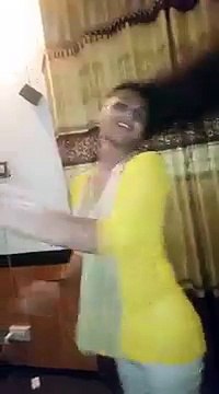 Pakistani Gril Shizzy Khan Amezing Dance video