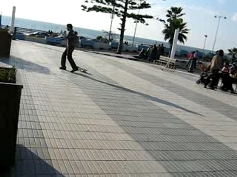 nOy-Z en skate a bouZid