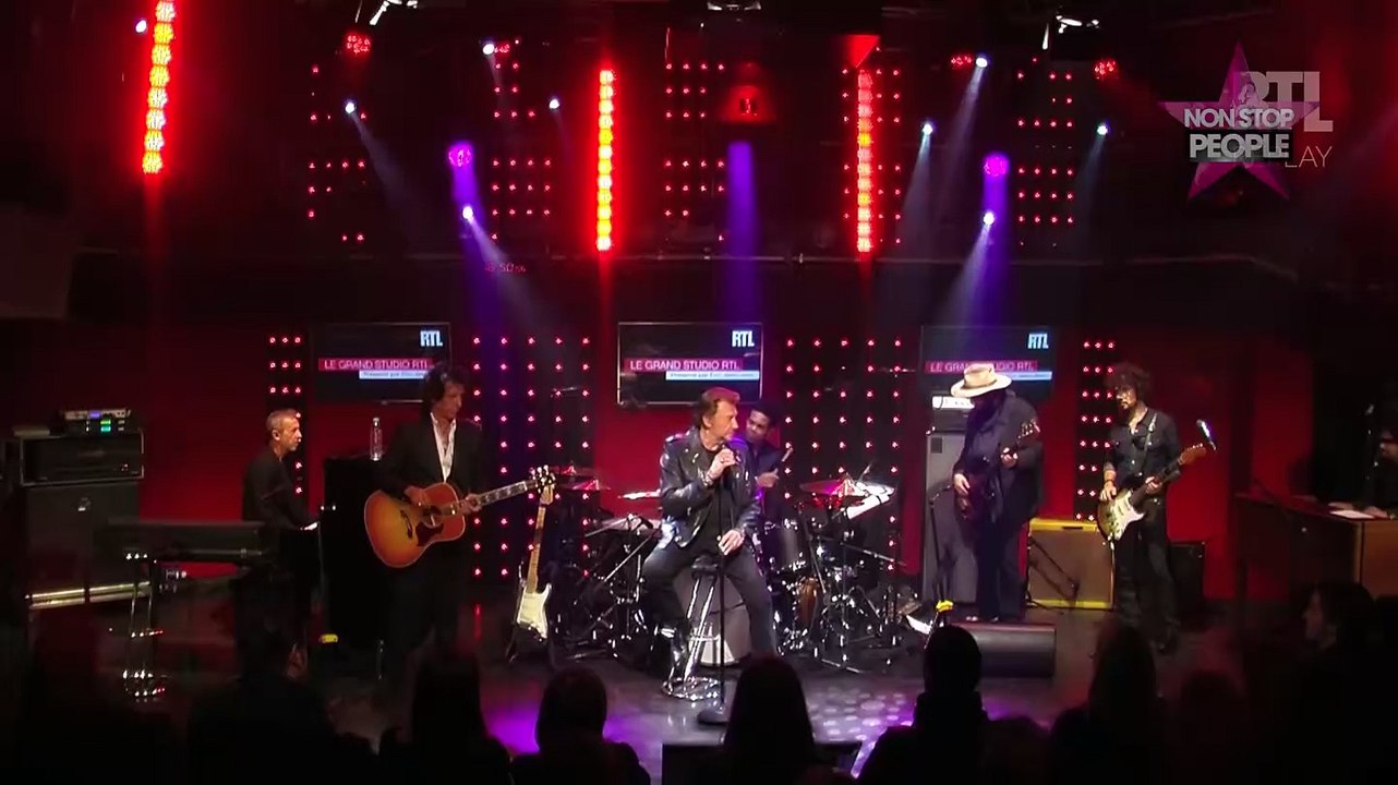 Johnny Hallyday critique Michel Sardou : "Aujourd’hui, je me fous de lui"