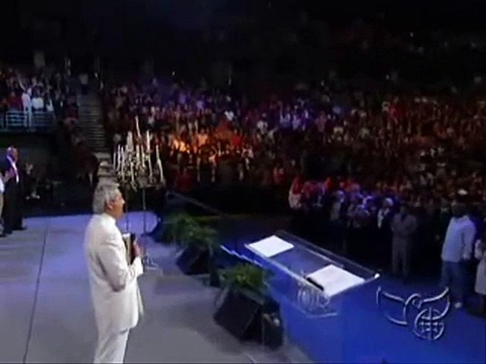 Benny Hinn sings "THE OLD RUGGED CROSS"
