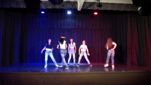 YEAH 3X par les ADOS groupe 1 Gala Mjc Romilly JUIN