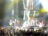 Steven Tyler hits Joe Perry in the head with a mic