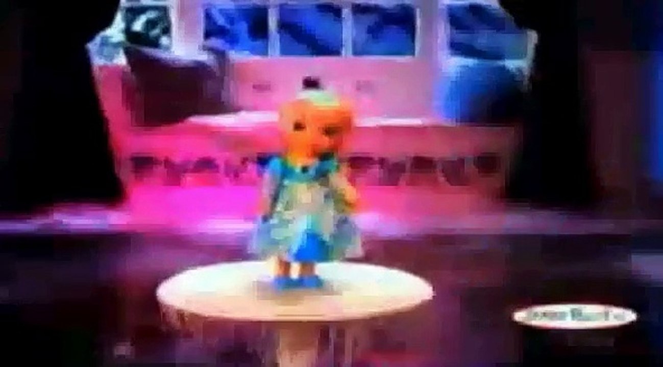 Comerciales Juguetes Latinos : Muñeca Snow Queen que canta de Disney Frozen