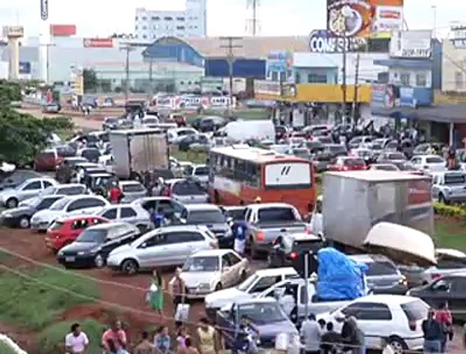 Jornal local: Manifestação BR-040