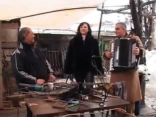 Ionica Minune & Mihaela Staicu-  Mi S-a Rupt Caruta-n Drum (la rece).mp4