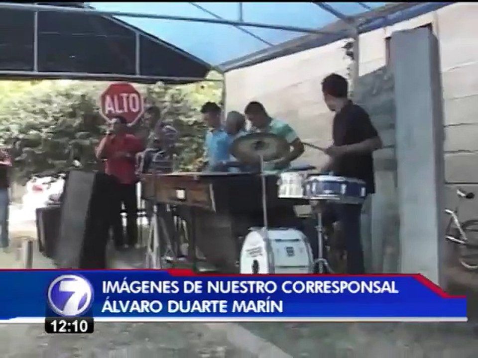 Santa Cruz celebró la marimba con una feria en...