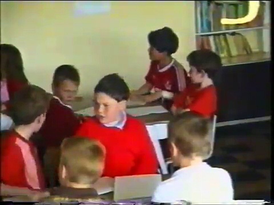 Classroom fight caught on tape , أعنف قتال