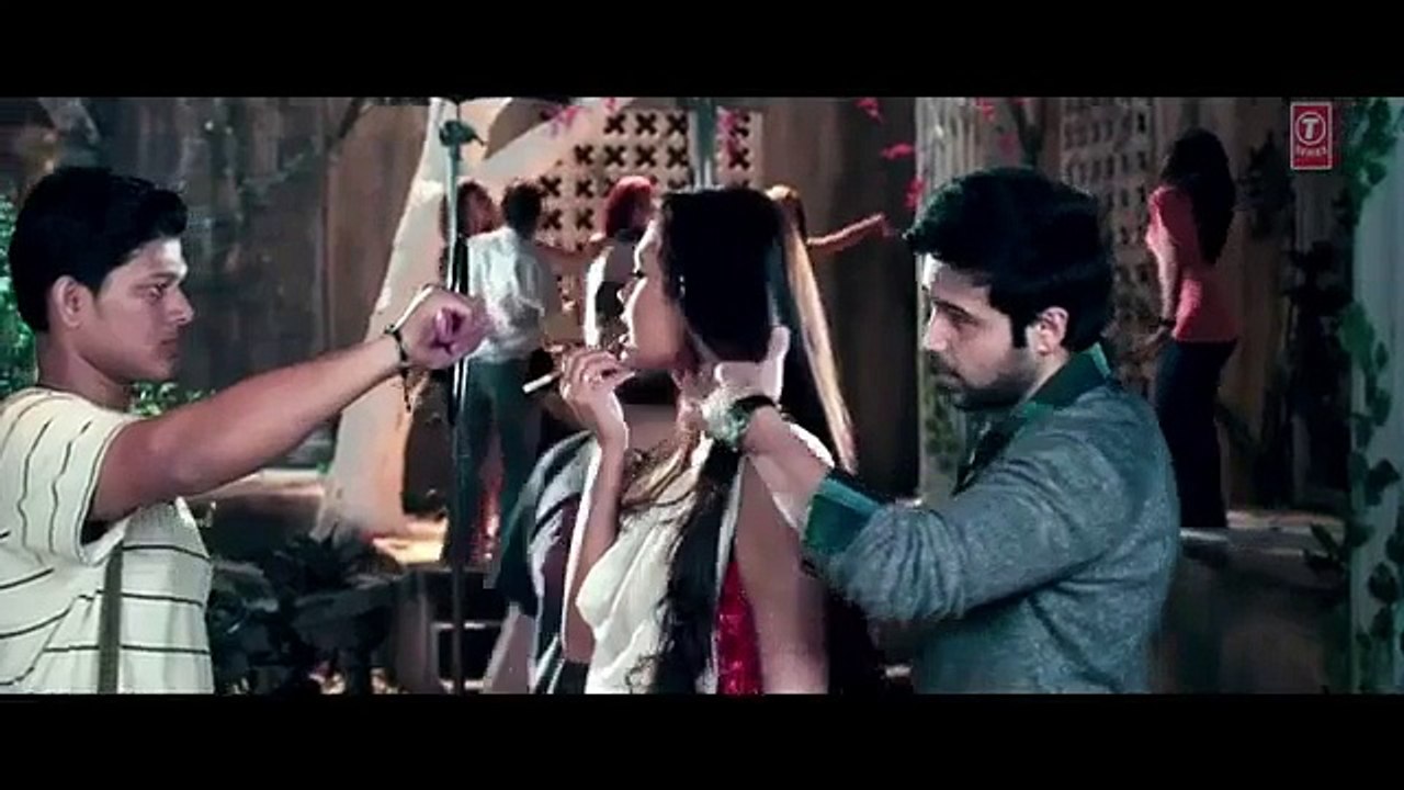 Deewana Kar Raha Hai (Full Video Song) _