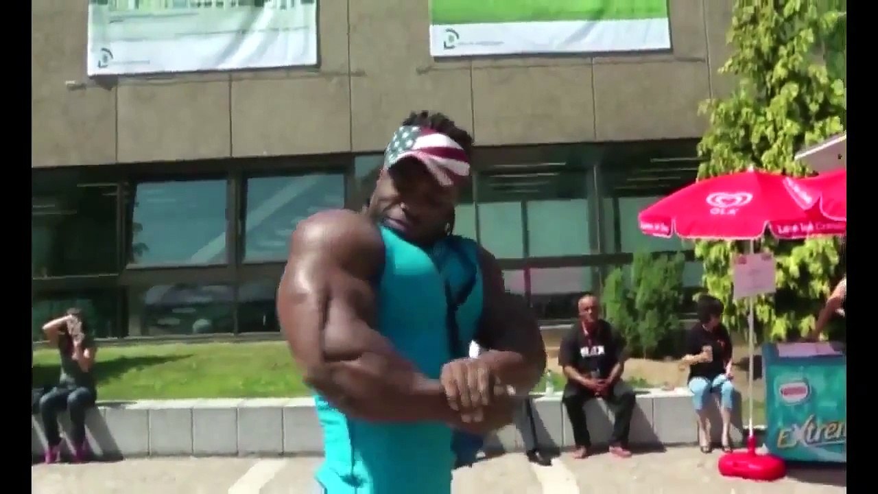 CLARENCE DEVIS Belgian Bull Bodybuilding