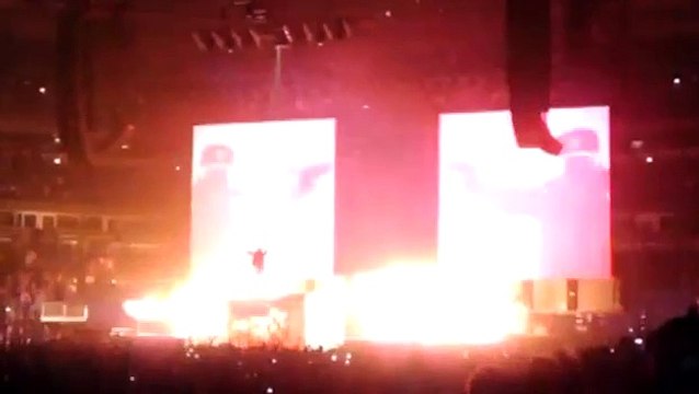 Jay-Z Dirt Off Ya Shoulder. WTT tour Chicago