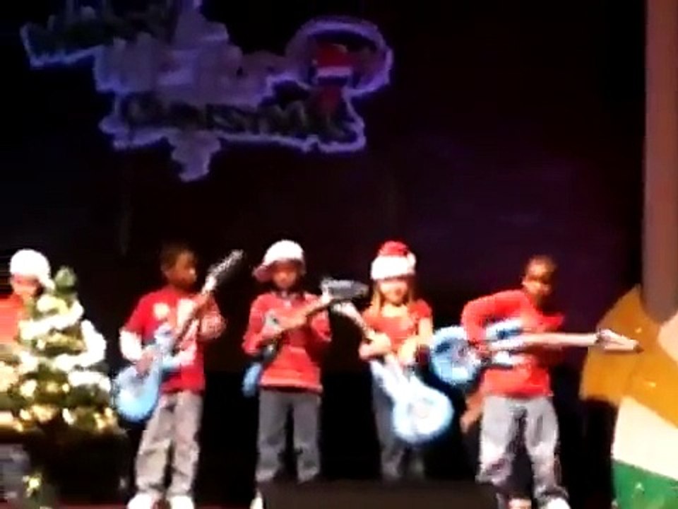 rockin around the christmas tree (kids performance)