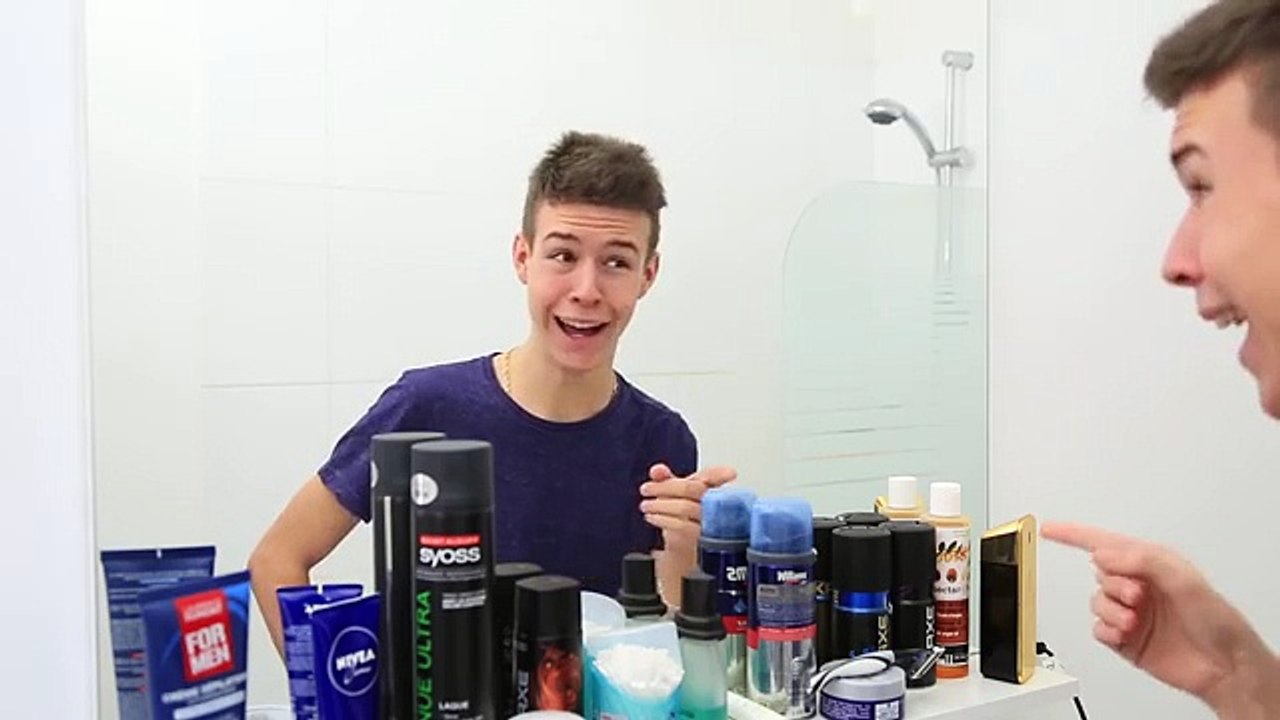 SEB LA FRITE-CE MEC Dans la salle de bain